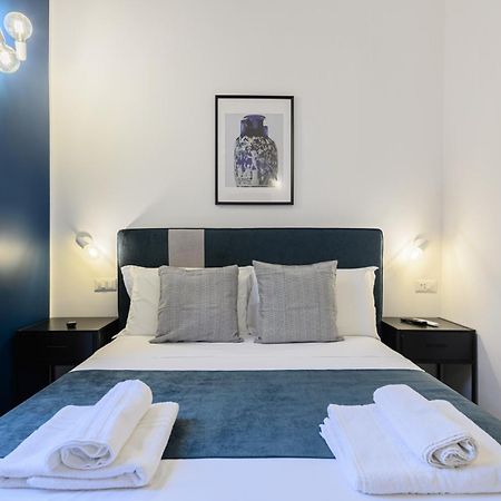 Into Mann Hotel เนเปิลส์ ภายนอก รูปภาพ