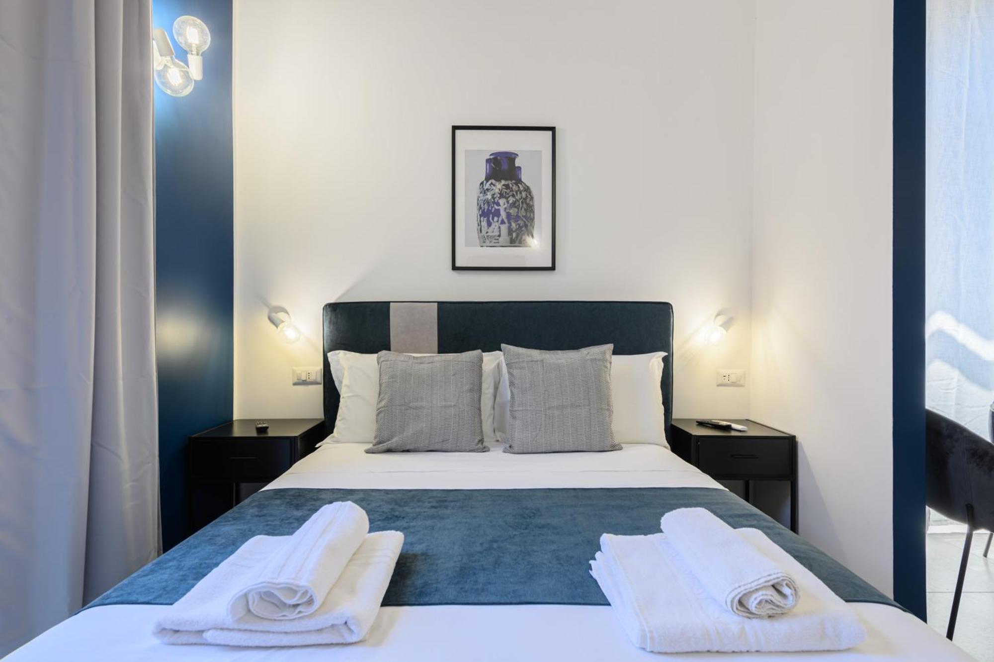 Into Mann Hotel เนเปิลส์ ภายนอก รูปภาพ