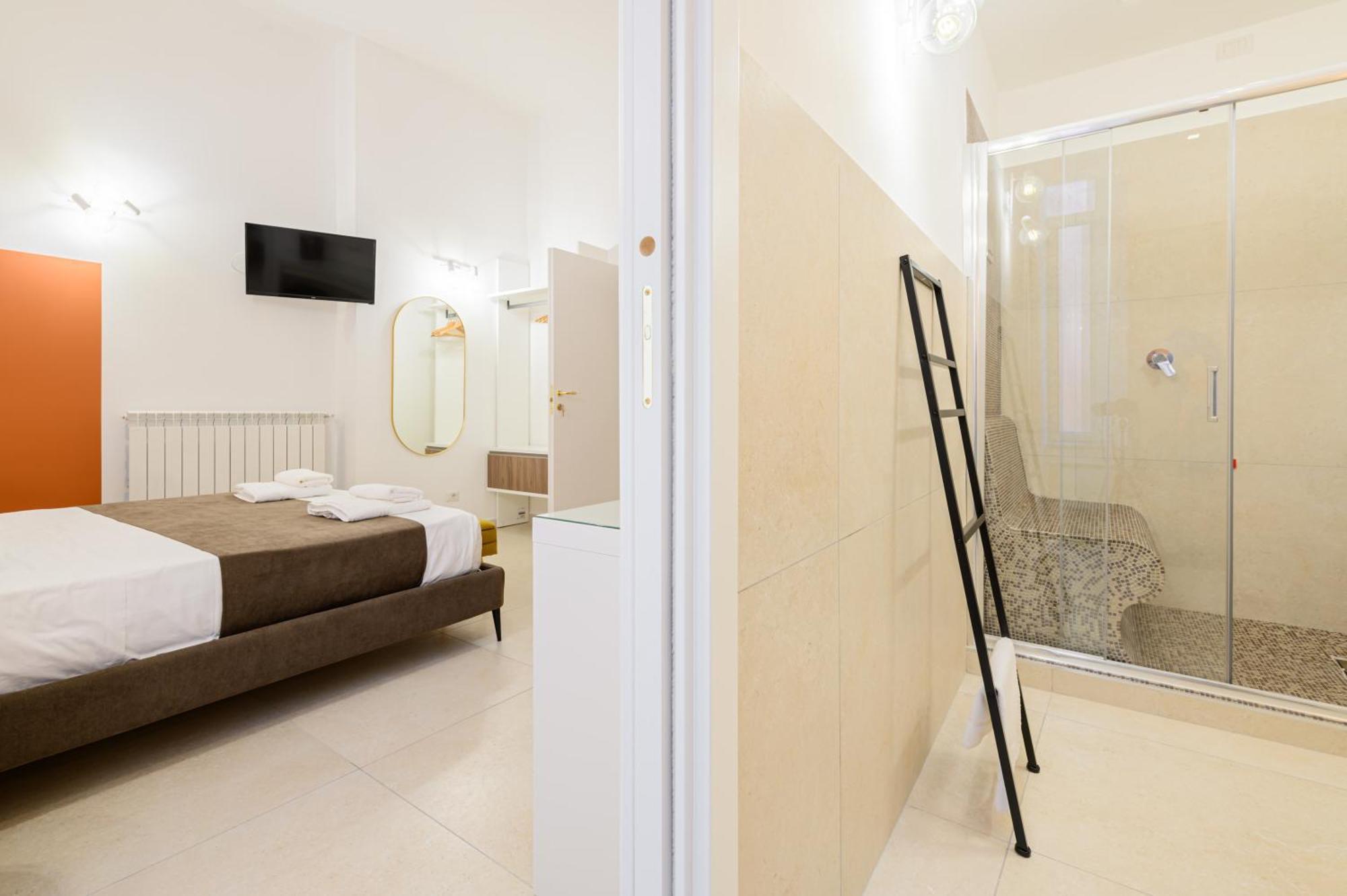 Into Mann Hotel เนเปิลส์ ภายนอก รูปภาพ
